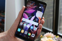 华为Mate10又降价 网友：拿iPhone7的手微微颤抖