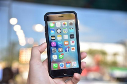 特朗普所配iPhone引发安全担忧：刷推特可以打电话No