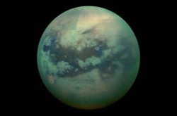 12亿公里之外的奇异世界 一颗由风和液体塑造地貌类似地球的星球