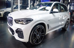 第四代宝马X5：全新BMWX5霸气到港！第四代BMW X5荣耀上市!