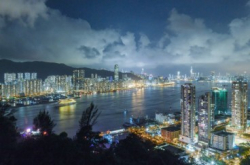 上魔鬼山探险边学缩时概念