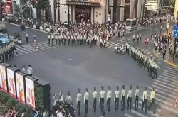 华为两款AI芯片问世；北京公租房全装人脸识别；一杆多用智慧路灯试点开展