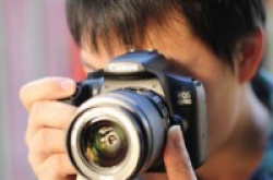 不到3000元超便宜入门单反Canon1300D评测