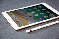 第一代iPad Pro9.7和2018款新iPad参数配置到底该如何选择？
