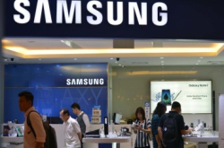 S8太火热!?新加坡Samsung专门店起火