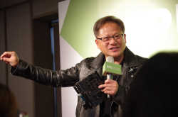 NVIDIA黄仁勋：NVIDIA所提供的不仅是GPU，而是兼具超算与通用AI的TensorCore+GPU架构