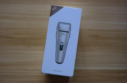 小米生态链又一给力产品 须眉四刀头往复式剃须刀开箱评测