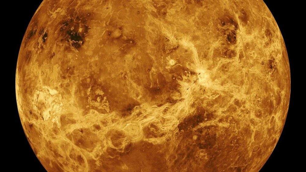金星之谜解开:大气下层的霾竟是宇宙尘埃